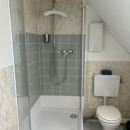 Apartment Dachgeschosswohnung Nah Am Rhein